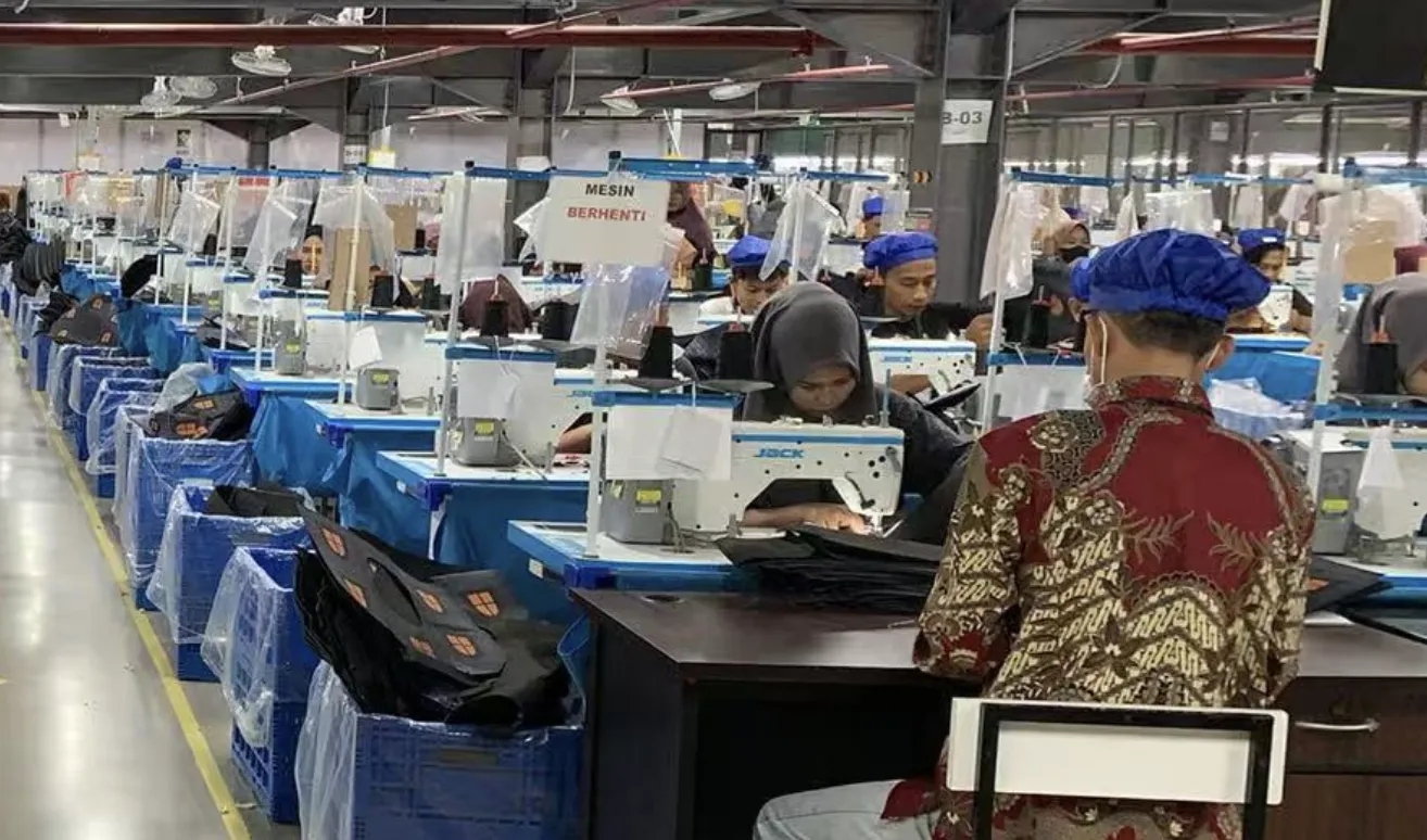 Produksi penjahitan plush